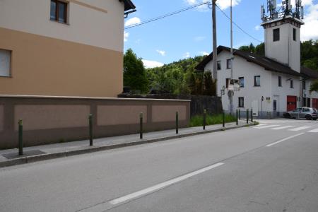 Ureditev središča Dobrove bo vključevala tudi odstranitev zelenih količkov