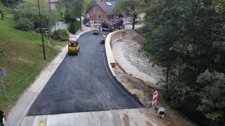 Plaz pri OŠ (asfaltiranje)